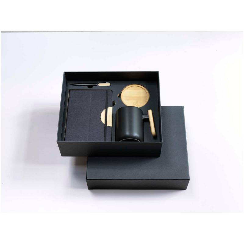 Laura darčeková sada zápisníka A5, hrnčeka s podložkou a guľôčkového pera, čierna Laura darčeková sada zápisníka A5, hrnčeka s podložkou a guľôčkového pera, čierna