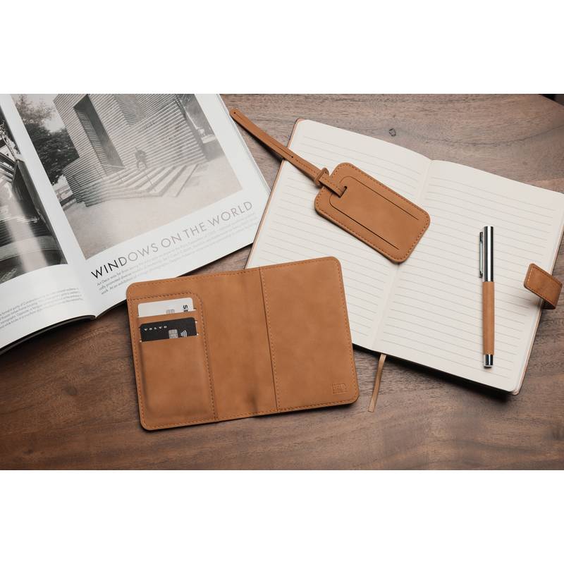 VINGA Bosler RCS RFID obal na pas, hnědá VINGA Bosler RCS RFID obal na pas, hnědá