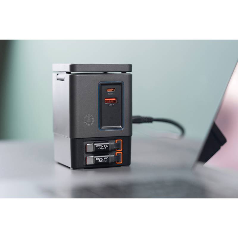 Urban Vitamin Sacramento 105W GaN stanica s nav. káblami, sivá - čierna Urban Vitamin Sacramento 105W GaN stanica s nav. káblami, sivá - čierna