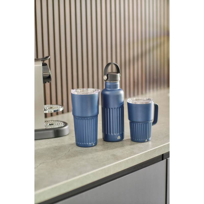 Cestovný hrnček z recyklovaného nerezu s dvojitou stenou (450 ml) Calo, čierna Cestovný hrnček z recyklovaného nerezu s dvojitou stenou (450 ml) Calo, čierna