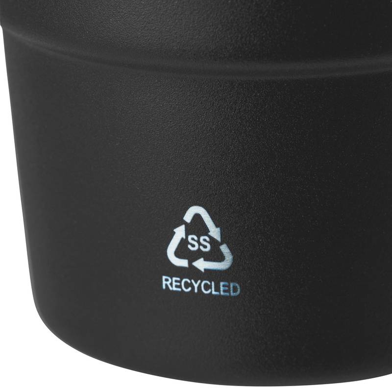 Hrnček z recyklovaného nerezu s dvojitou stenou (175 ml) Oli, čierna Hrnček z recyklovaného nerezu s dvojitou stenou (175 ml) Oli, čierna