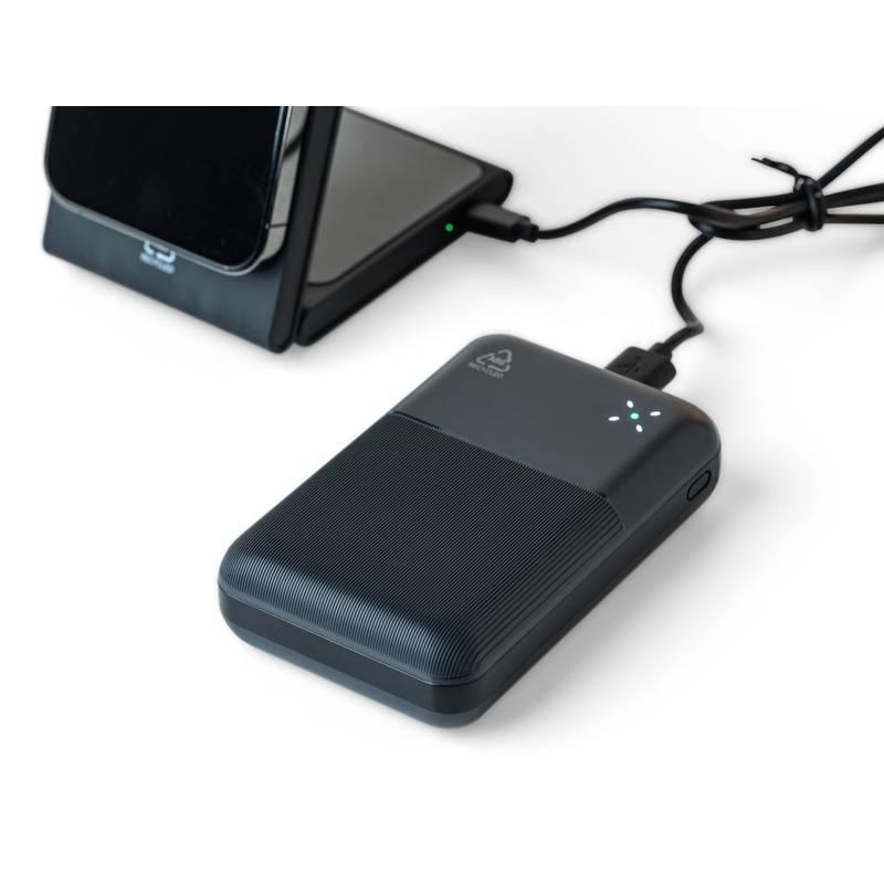 Powerbanka z rABS plastu Rayen, čierna Powerbanka z rABS plastu Rayen, čierna