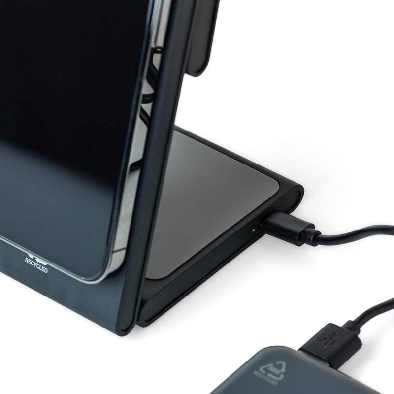 Bezdrôtová magnetická nabíjačka 3 v 1 z rABS Valerio, čierna Bezdrôtová magnetická nabíjačka 3 v 1 z rABS Valerio, čierna