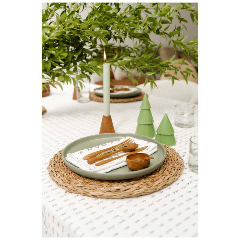 Originalhome sviečka v tvare vianočného stromčeka s vôňou matcha - veľká, biela Originalhome sviečka v tvare vianočného stromčeka s vôňou matcha - veľká, biela