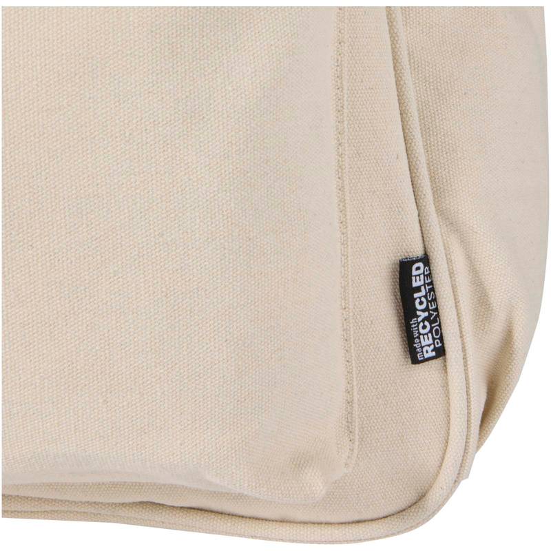 Recanvas městský batoh na notebook velikosti 15,6″ z recykl. GRS, 16 l, hnědá Sand Recanvas městský batoh na notebook velikosti 15,6″ z recykl. GRS, 16 l, hnědá Sand