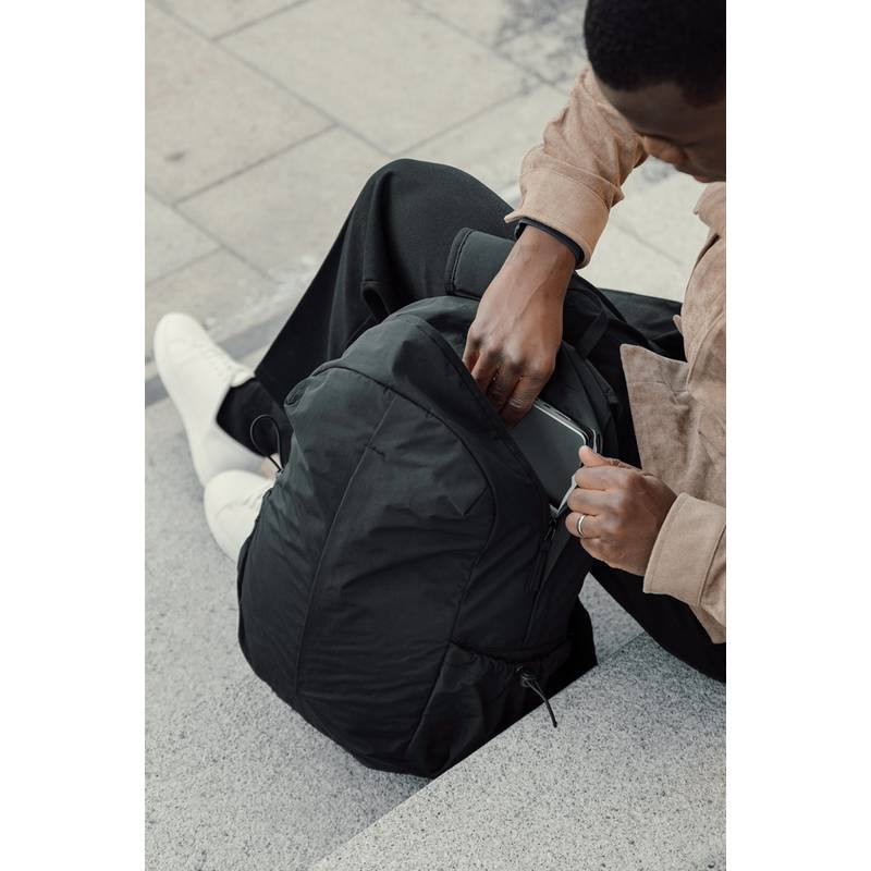 KENTO URBAN 15,6" batoh z rec. nylónu s predným vreckom, čierna KENTO URBAN 15,6" batoh z rec. nylónu s predným vreckom, čierna