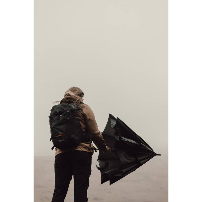 Nordic Drift Trail 27" AWARE™ RPET dáždnik proti búrke, čierna Nordic Drift Trail 27" AWARE™ RPET dáždnik proti búrke, čierna