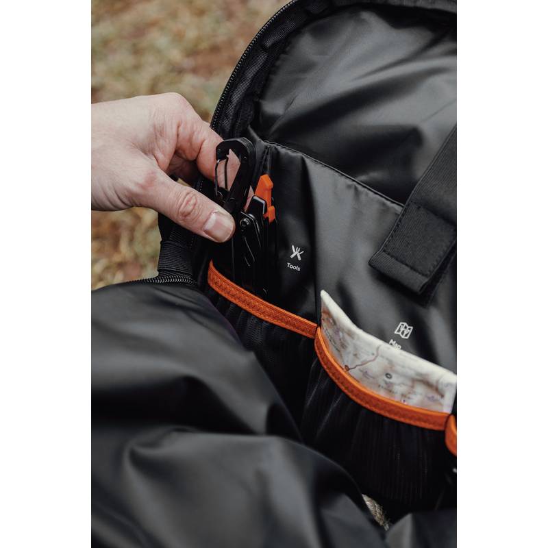 Nordic Drift RCS cestovný batoh 25 l, čierna - oranžová Nordic Drift RCS cestovný batoh 25 l, čierna - oranžová