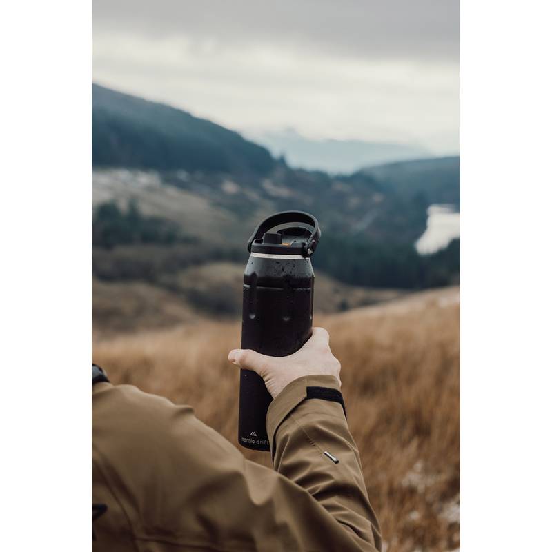 Nordic Drift Trail RCS Izolovaná športová fľaša 940 ml, čierna Nordic Drift Trail RCS Izolovaná športová fľaša 940 ml, čierna