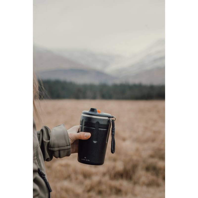 Nordic Drift Trail RCS Uzamyk. a nepriep. hrnček na kávu 350, čierna Nordic Drift Trail RCS Uzamyk. a nepriep. hrnček na kávu 350, čierna