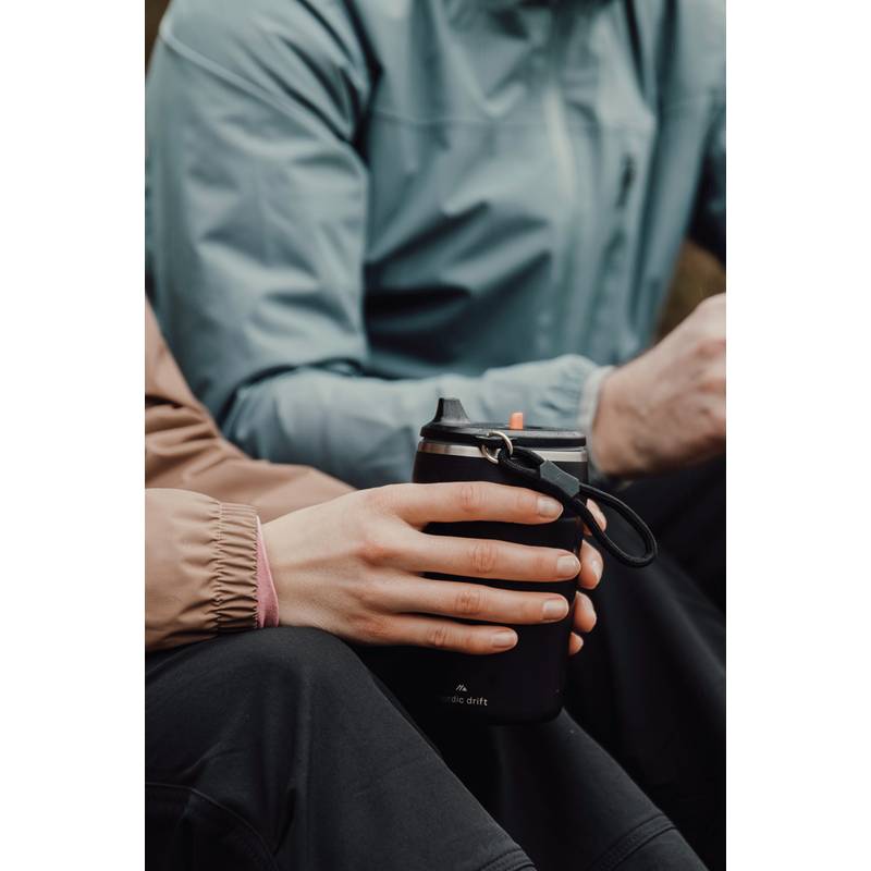 Nordic Drift Trail RCS Uzamyk. a nepriep. hrnček na kávu 350, čierna Nordic Drift Trail RCS Uzamyk. a nepriep. hrnček na kávu 350, čierna