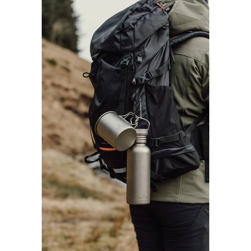 Nordic Drift Trail Ultra Ľahká Titánová Fľaša na vodu 600 ml, sivá Silver Nordic Drift Trail Ultra Ľahká Titánová Fľaša na vodu 600 ml, sivá Silver