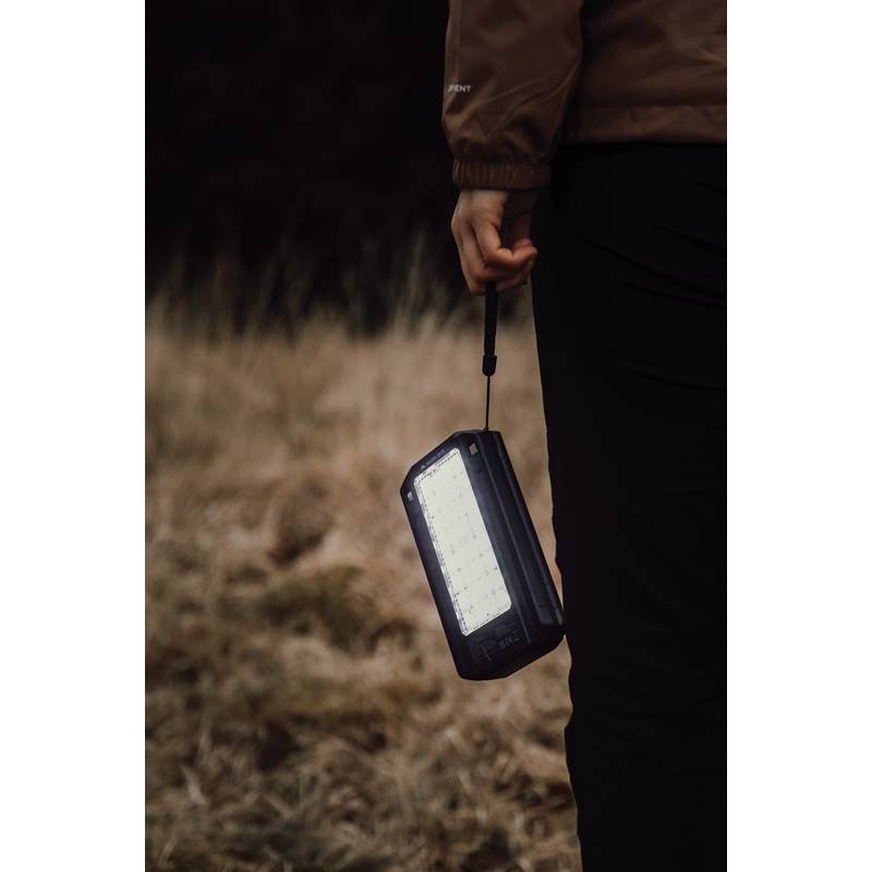 Nordic Drift Titan solárna powerbanka 10 000 mAh s 3 panelmi, čierna Nordic Drift Titan solárna powerbanka 10 000 mAh s 3 panelmi, čierna