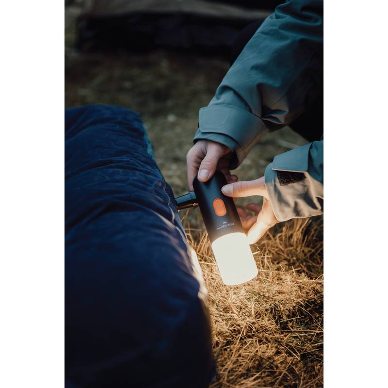 Nordic Drift Titan prenosná vzduchová pumpa s kemp. svetlom, čierna Nordic Drift Titan prenosná vzduchová pumpa s kemp. svetlom, čierna