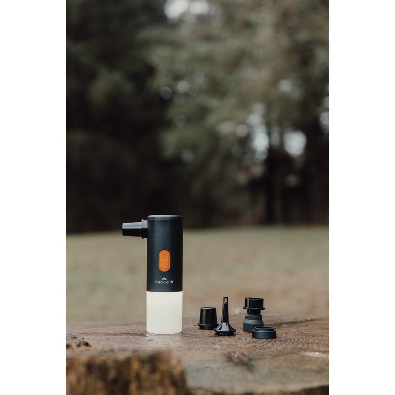 Nordic Drift Titan prenosná vzduchová pumpa s kemp. svetlom, čierna Nordic Drift Titan prenosná vzduchová pumpa s kemp. svetlom, čierna