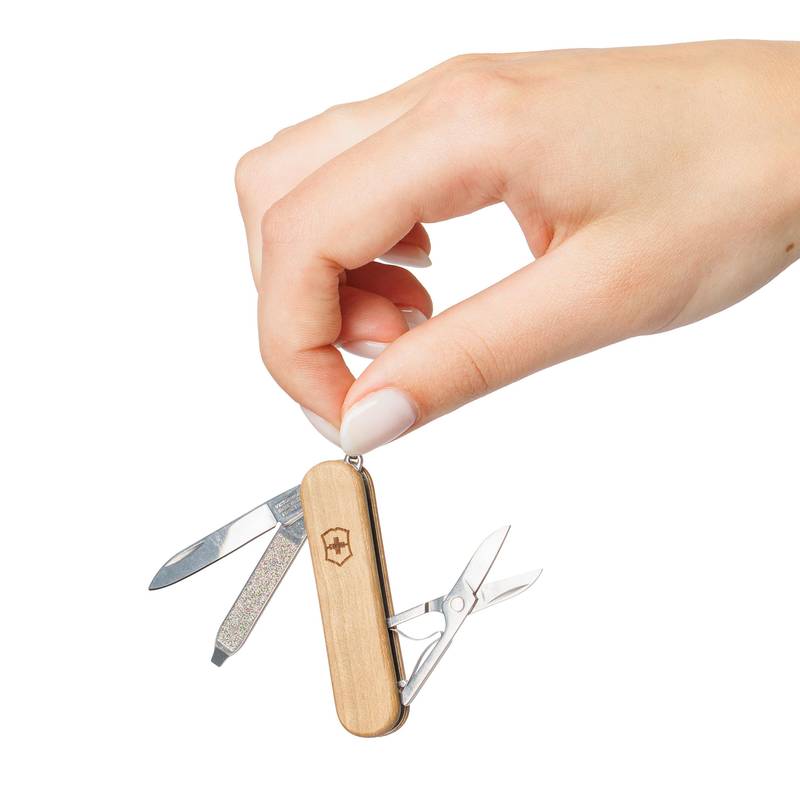 Vreckový nôž Victorinox Classic SD Wood, hnedá Vreckový nôž Victorinox Classic SD Wood, hnedá