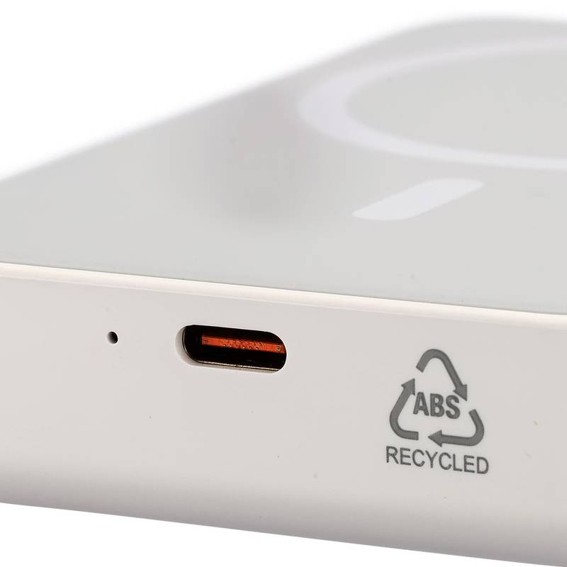 Recyklovaný bezdrátový nabíjecí powerbank Meno, černá Recyklovaný bezdrátový nabíjecí powerbank Meno, černá