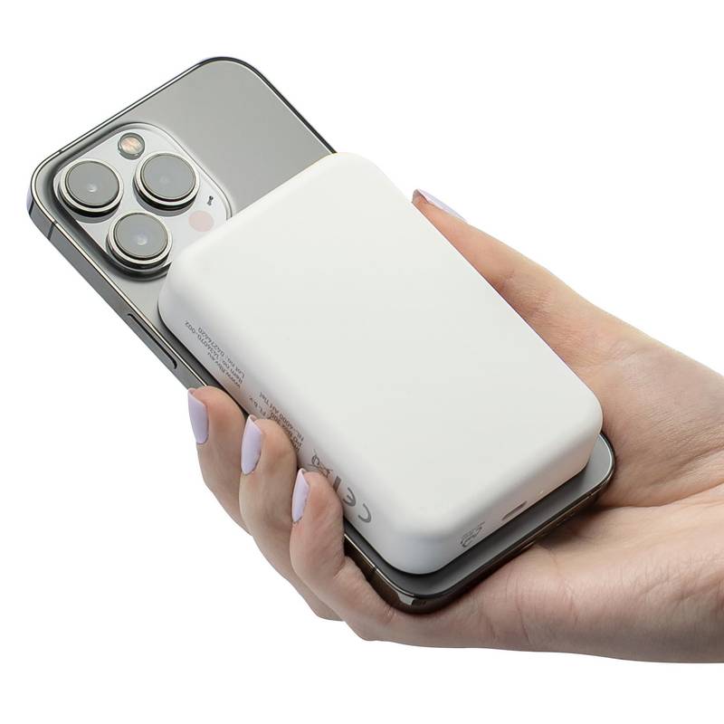 Recyklovaný bezdrátový nabíjecí powerbank Meno, černá Recyklovaný bezdrátový nabíjecí powerbank Meno, černá