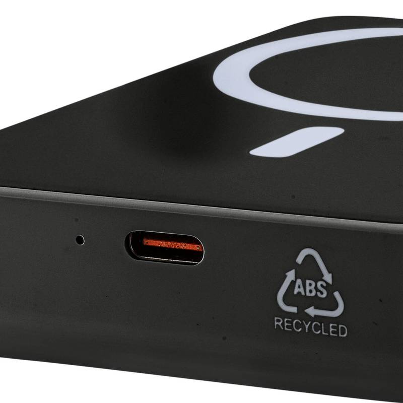 Recyklovaný bezdrátový nabíjecí powerbank Meno, černá Recyklovaný bezdrátový nabíjecí powerbank Meno, černá