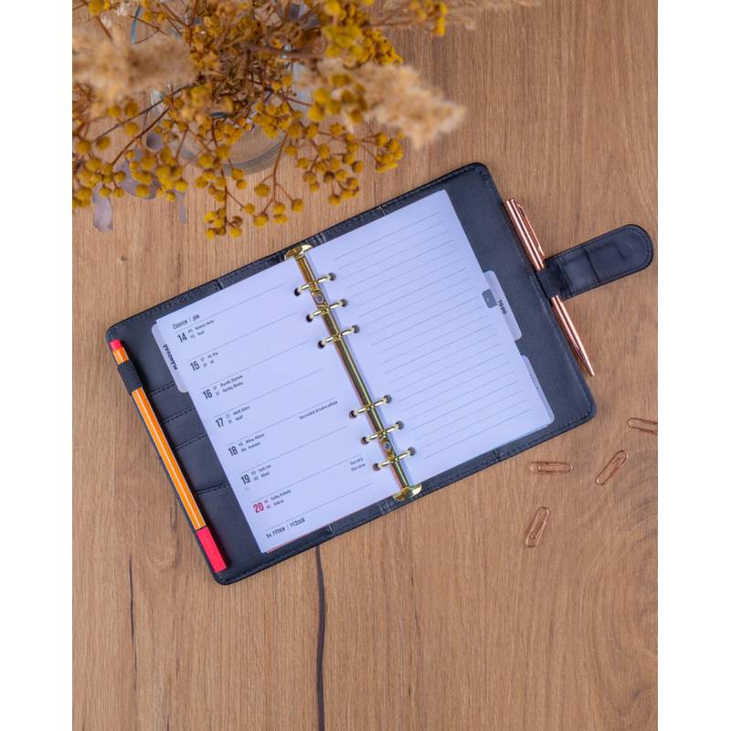 NOTIQUE Refill – Týdenní kroužkový diář s vyměnitelnými listy 2027, černý, 12,5 x 19 cm NOTIQUE Refill – Týdenní kroužkový diář s vyměnitelnými listy 2027, černý, 12,5 x 19 cm