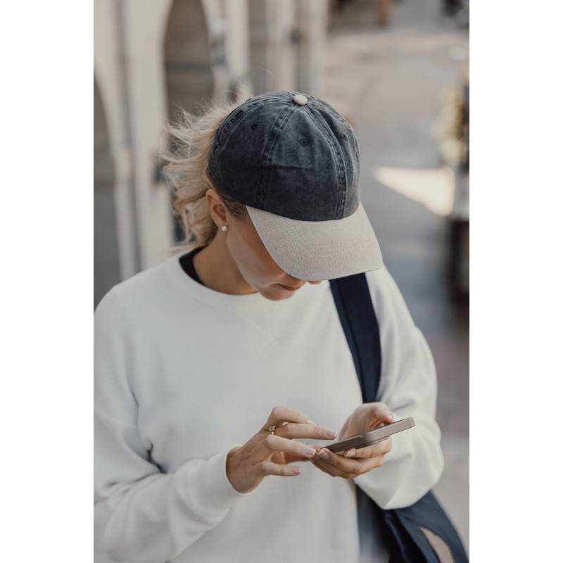 Dvojfarebná šiltovka BEAU AWARE™ Washed, 6 panelov, 270 g/m², čierna Dvojfarebná šiltovka BEAU AWARE™ Washed, 6 panelov, 270 g/m², čierna