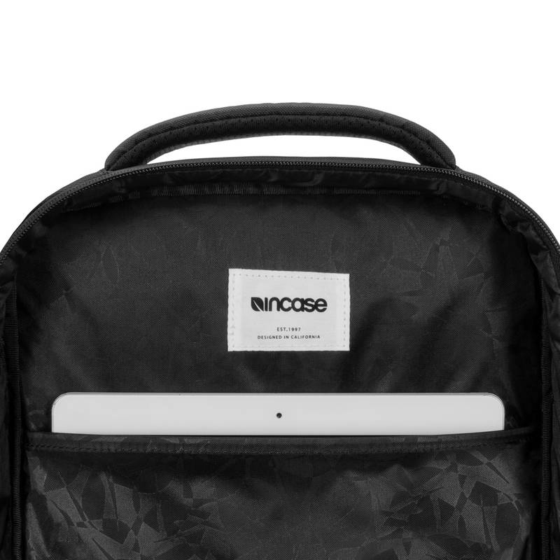 Batoh Incase ICON Slim Pack, čierna Batoh Incase ICON Slim Pack, čierna