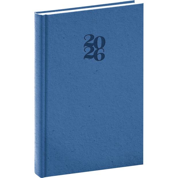 NOTIQUE Denní diář Essenza 2026, švestka, 15 x 21 cm NOTIQUE Denní diář Essenza 2026, švestka, 15 x 21 cm